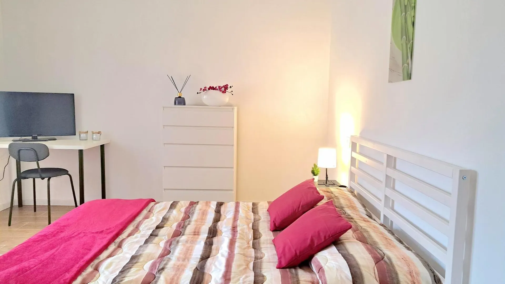 Casa Fiamma - Metro A Tuscolana Apartment Rome Italy