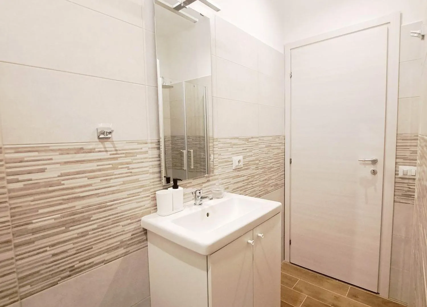Casa Fiamma - Metro A Tuscolana Apartment Rome